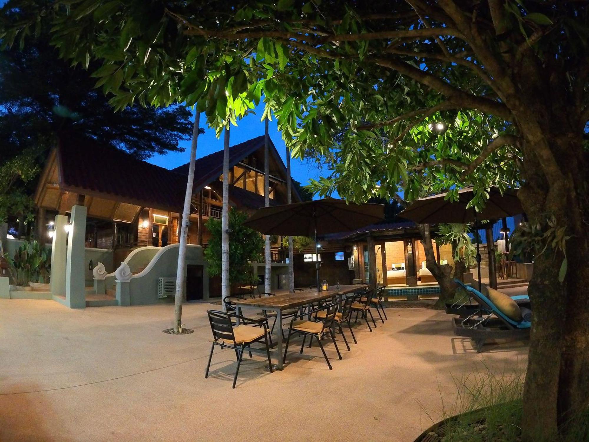 Tolani Riverside Villa チエンマイ エクステリア 写真