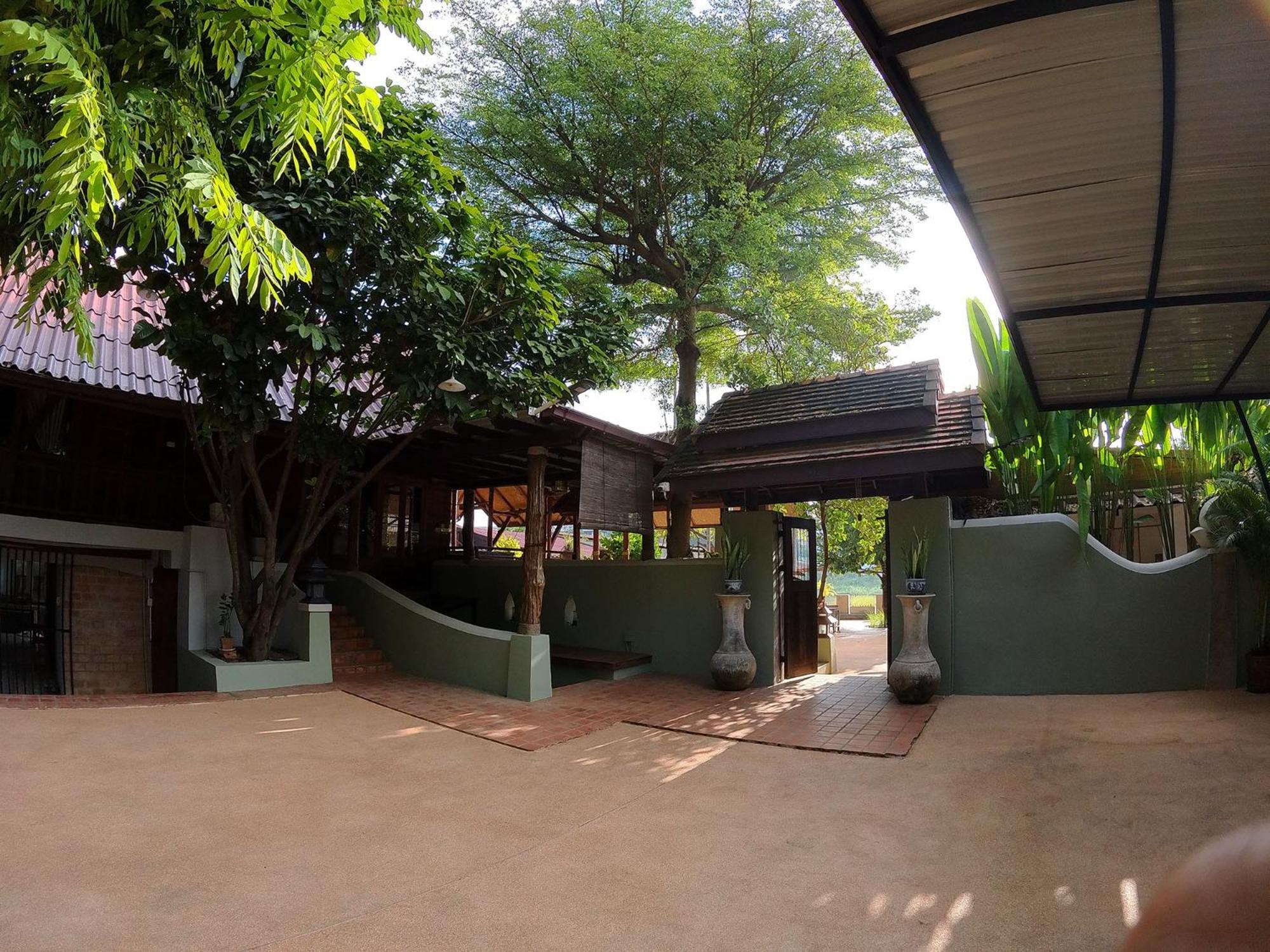 Tolani Riverside Villa チエンマイ エクステリア 写真