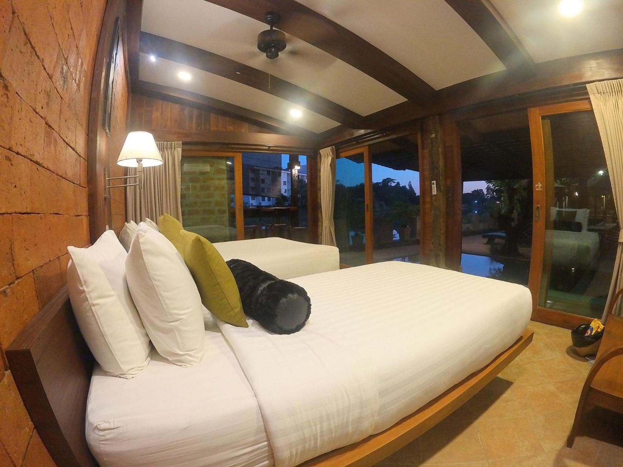 Tolani Riverside Villa チエンマイ エクステリア 写真